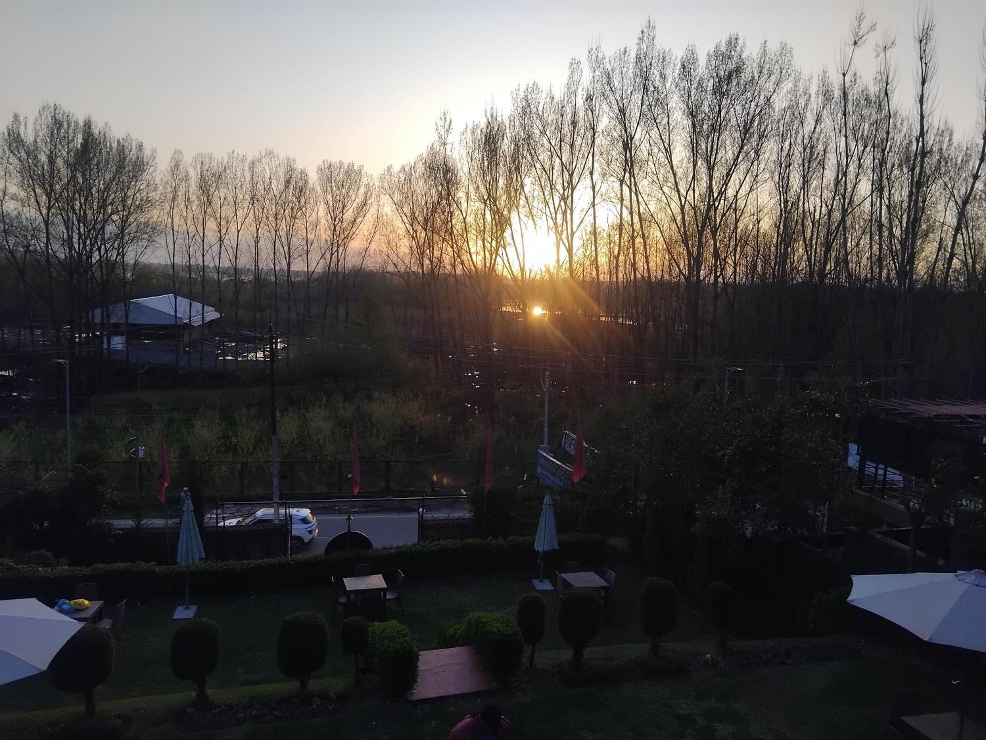 Lamzy Parimahal. Otel Srīnagar Dış mekan fotoğraf